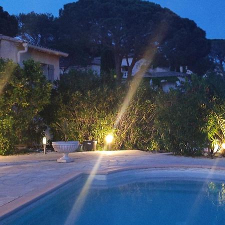 Grand Appartement Dans Maison Avec Piscine Privee Fréjus Eksteriør billede