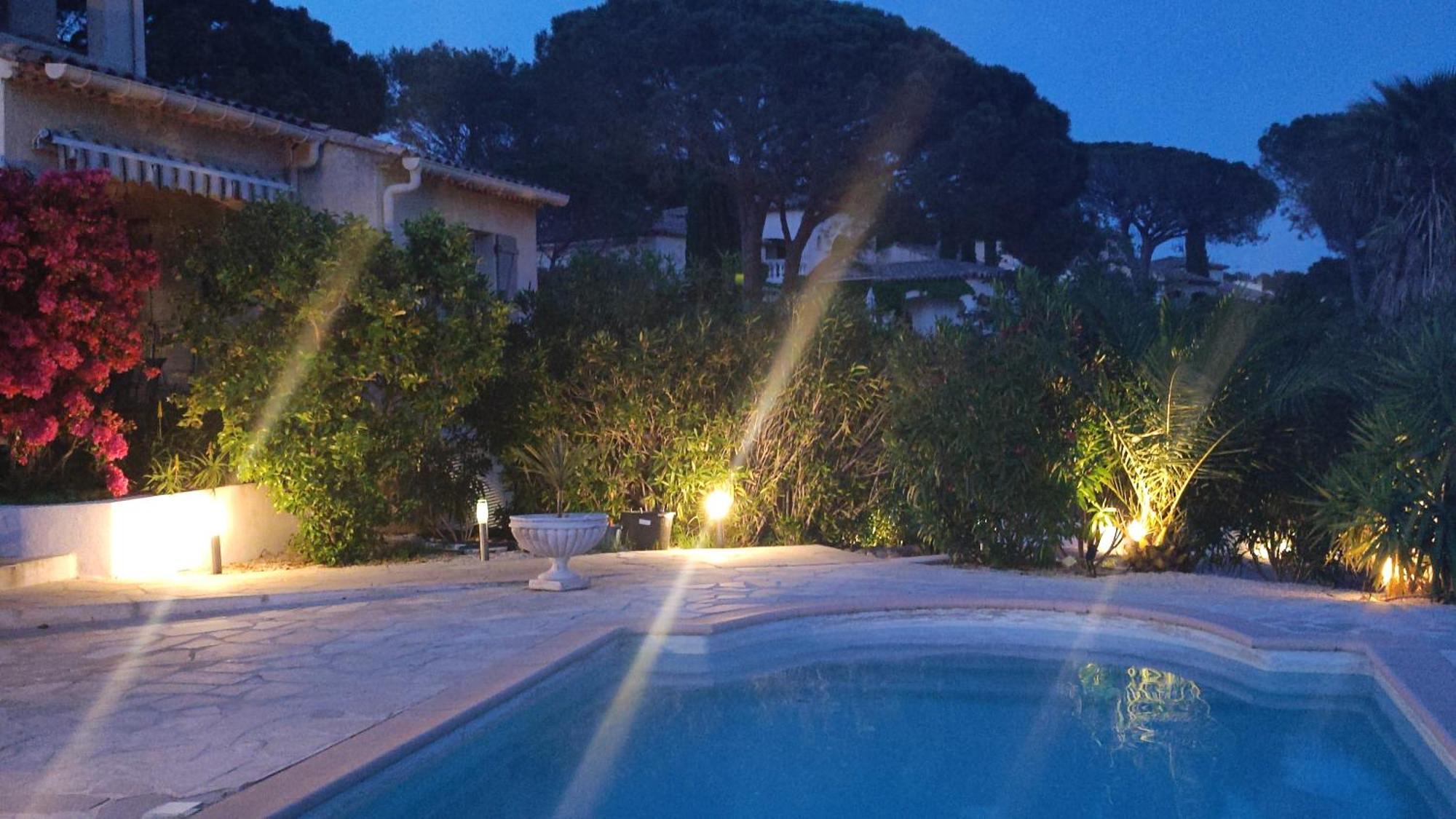 Grand Appartement Dans Maison Avec Piscine Privee Fréjus Eksteriør billede